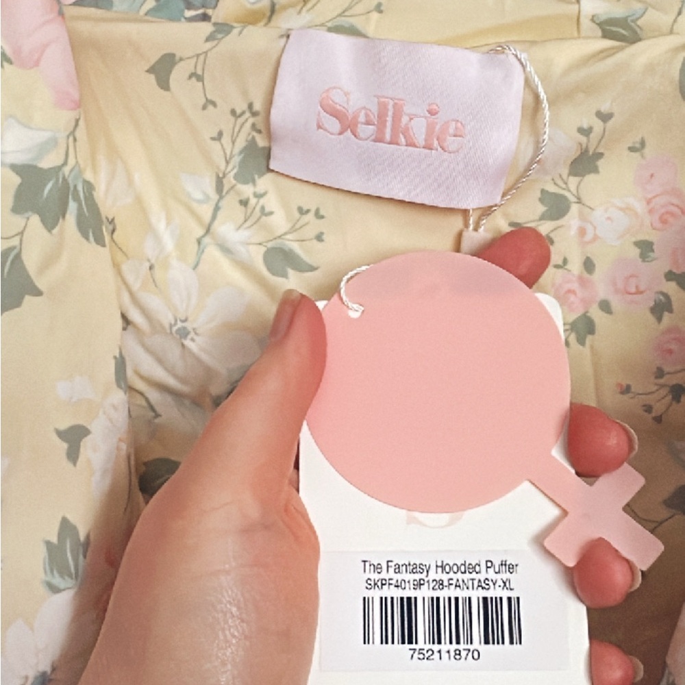 Selkie Fantasy Hooded Puffer Jacket - Picture 4 of 7